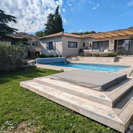 La Maison Aux Parasols